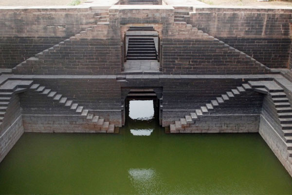 Battisi Bawdi Chanderi Madhya Pradesh Battisi Bawdi Chanderi Madhya Pradesh
